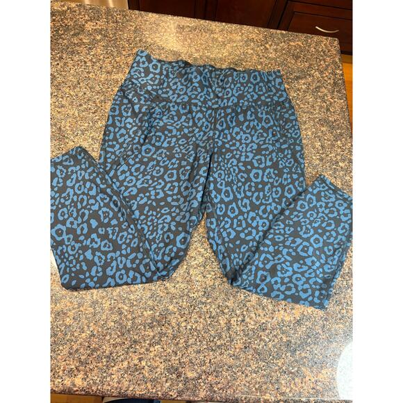 Livi Women's Black Teal Animal Print Leggings Size 18/20 - Picture 7 of 13